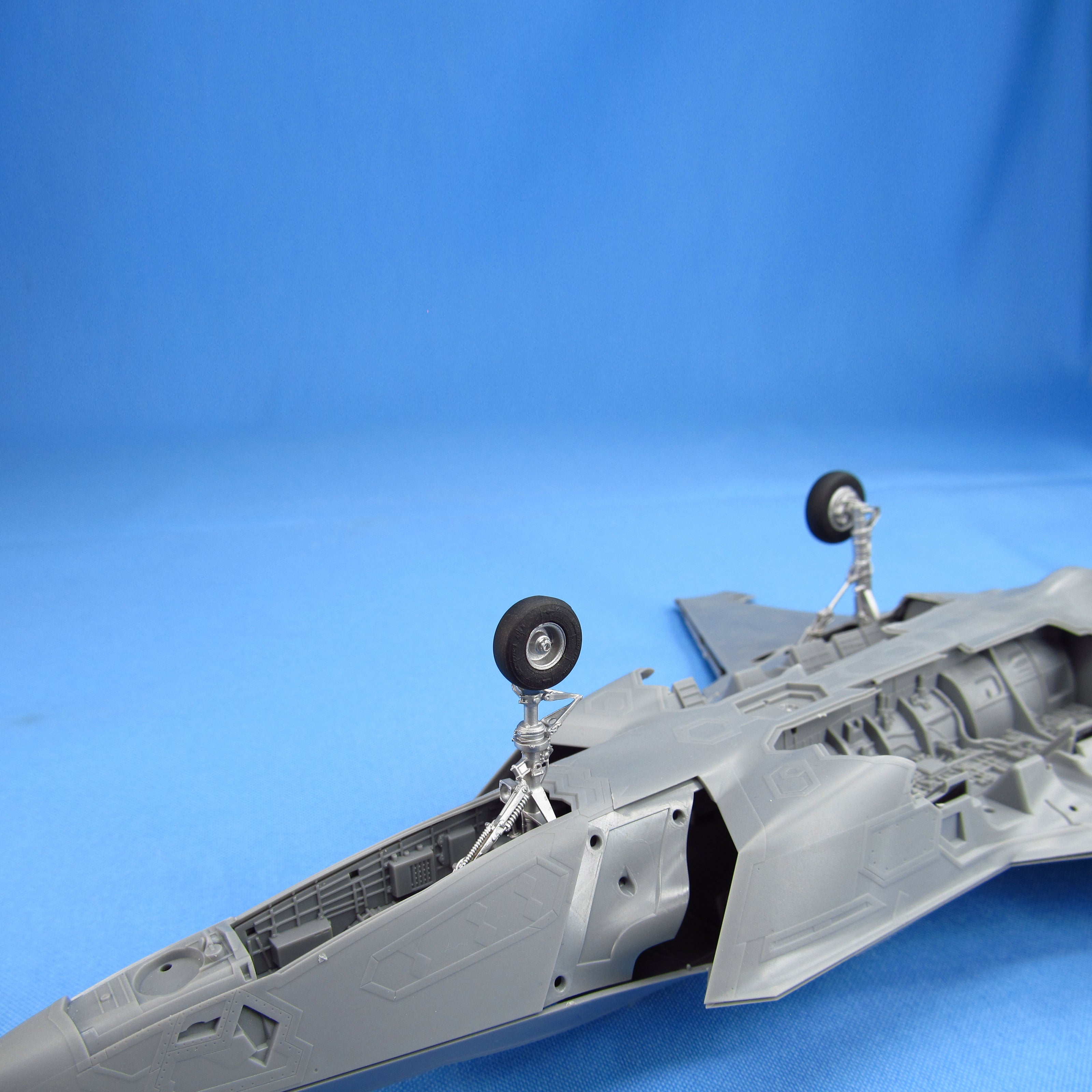 F-35 A Lightning II, Landing Gears, Wheels (for Tamiya) Scale 1:48 Metallic Details MDR48245