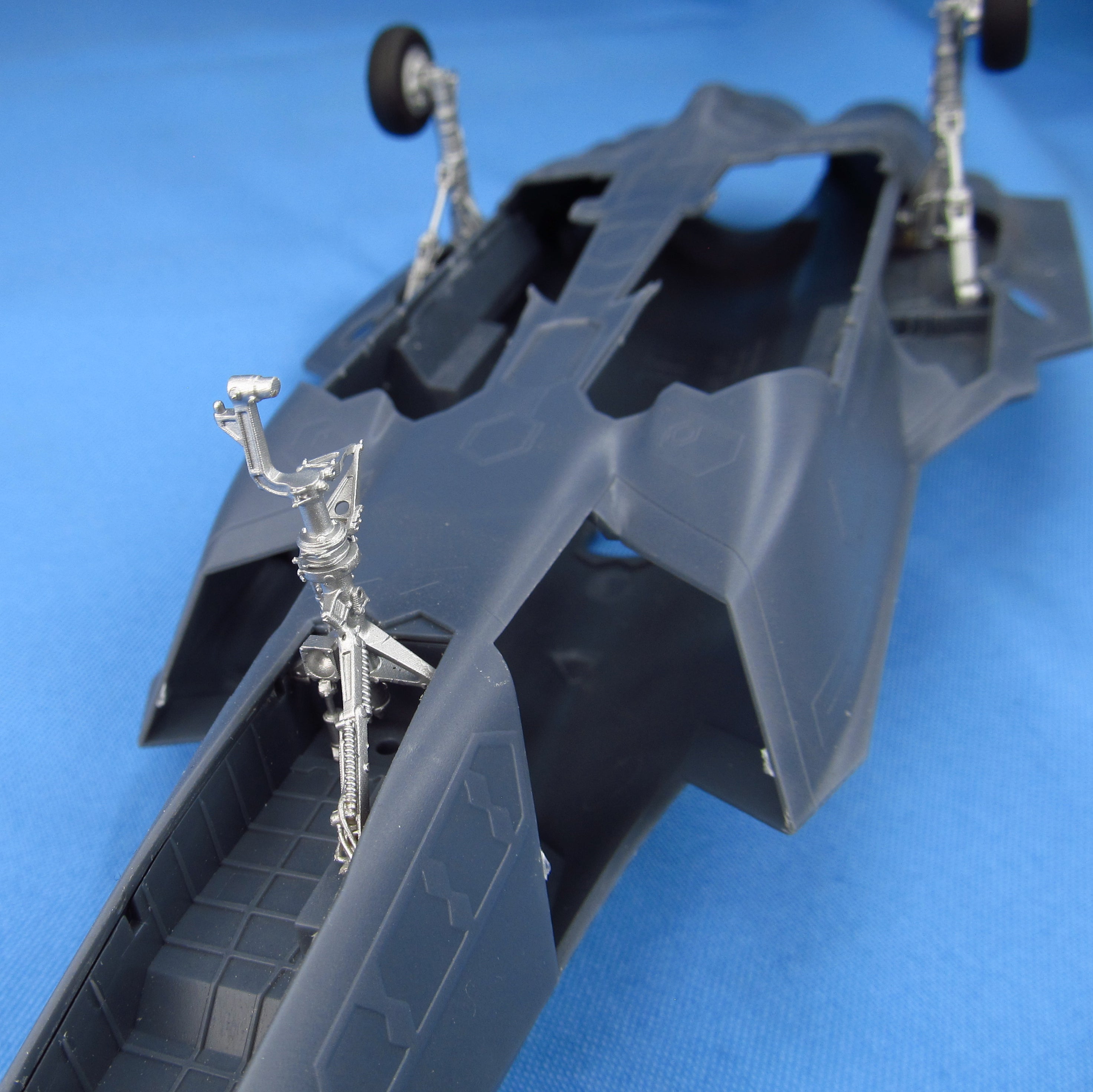F-35 A Lightning II, Landing Gears, Wheels (Meng Model) (for Meng Model) Scale 1:48 Metallic Details MDR48246