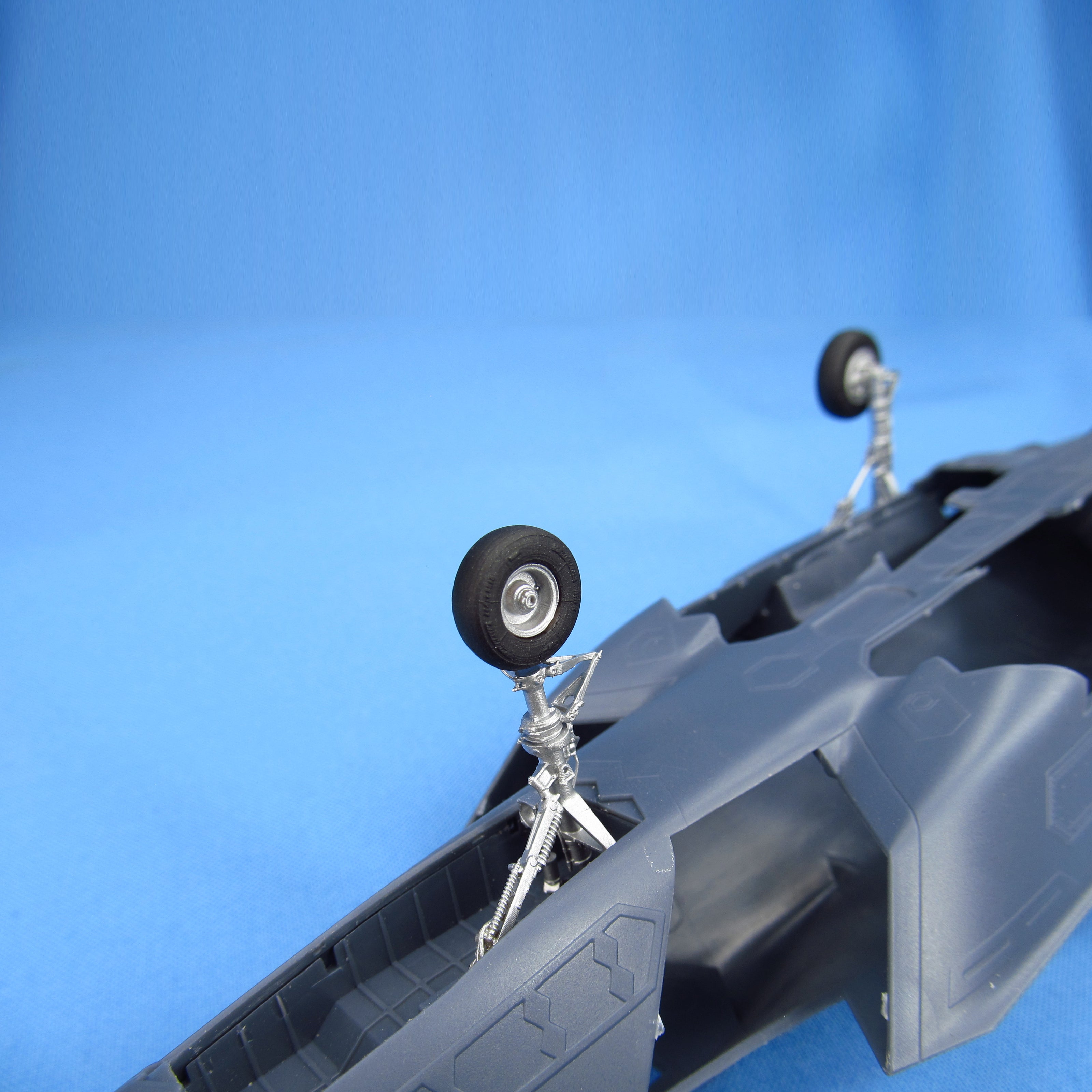 F-35 A Lightning II, Landing Gears, Wheels (Meng Model) (for Meng Model) Scale 1:48 Metallic Details MDR48246