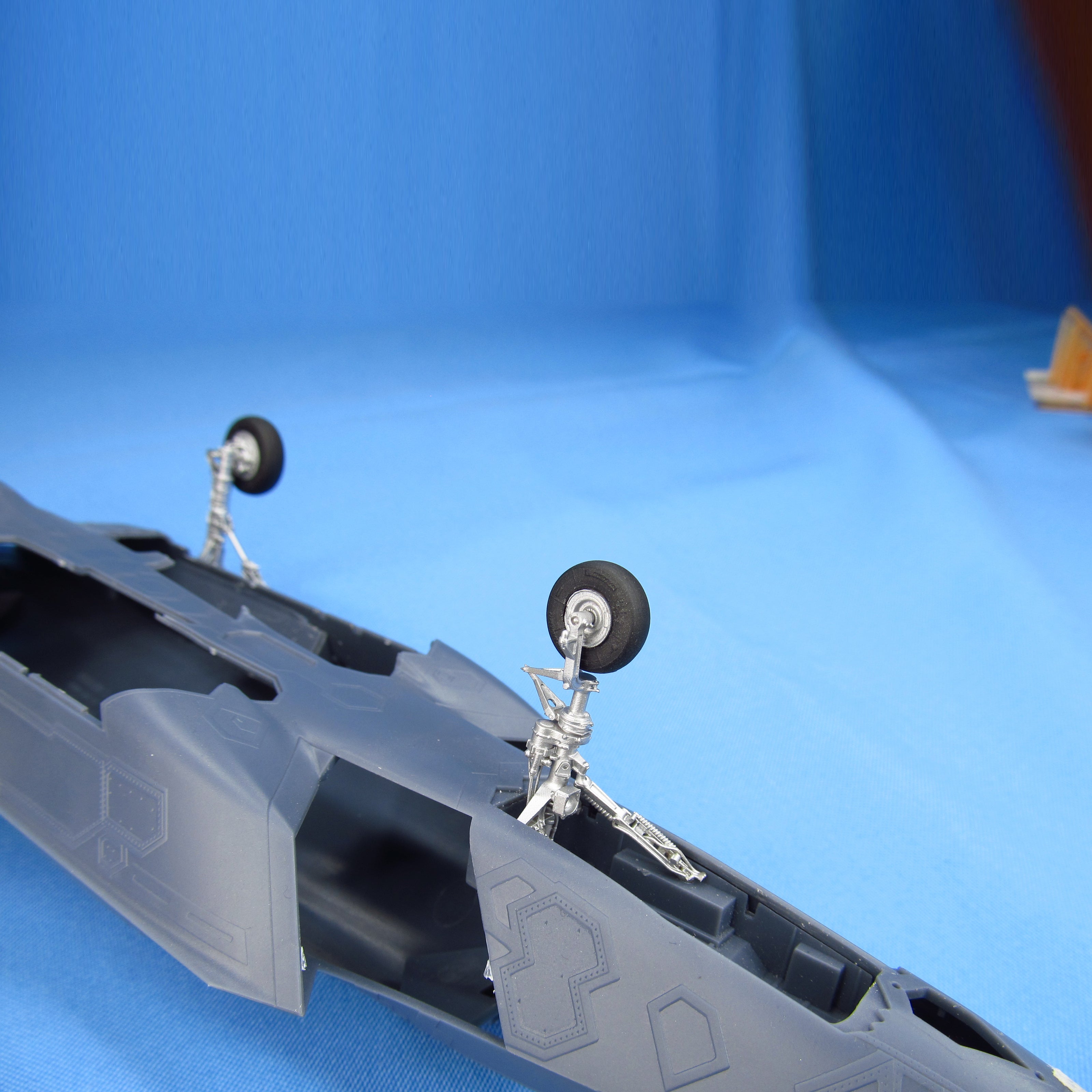 F-35 A Lightning II, Landing Gears, Wheels (Meng Model) (for Meng Model) Scale 1:48 Metallic Details MDR48246