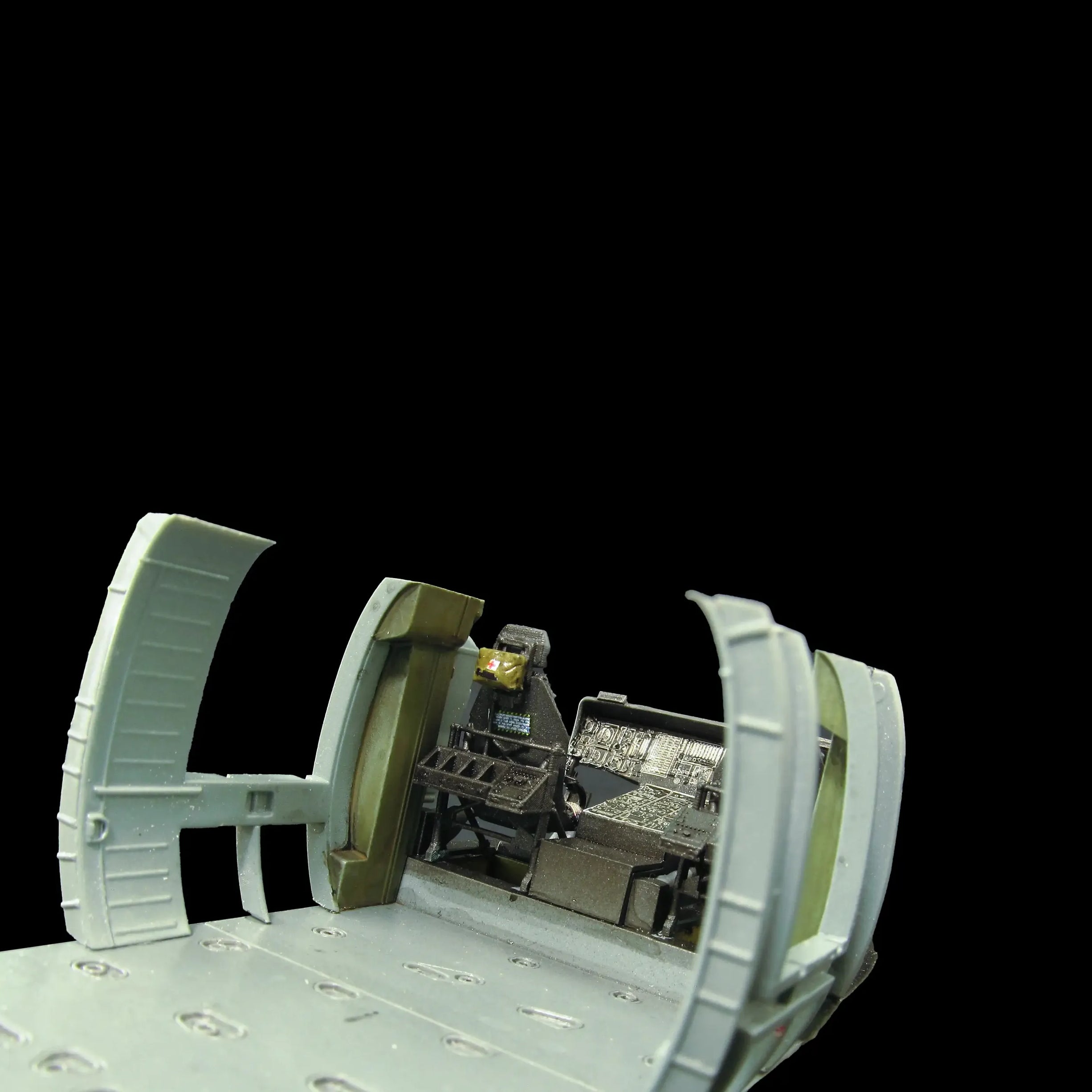 Pilot seats for UH-60, SH-60, MH-60 early Scale 1:48 Metallic Details MDR48290