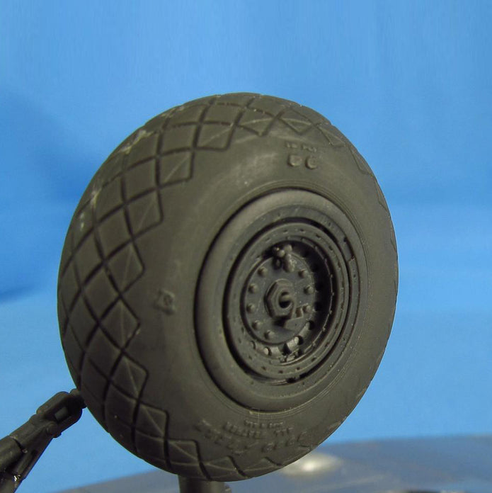 Boeing B-17 Flying Fortress, Wheels with Cover (for Revell/Monogram) Scale 1:48 Metallic Details MDR4865