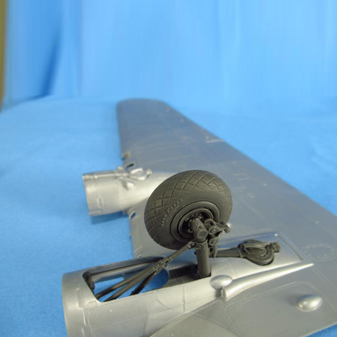 Boeing B-17 Flying Fortress, Wheels Uncovered (for Revell/Monogram) Scale 1:48 Metallic Details MDR4866