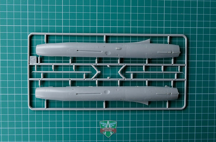 Modelsvit 72009 Plastic model aicraft kit Scale 1:72 Sukhoi SU-22I ( SU-7 IG )