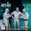 Sikorsky CH-54A Tarhe Pilots Late in a Standing Position (1968 +) (scene 1) (3 pcs) (3D Printed) Scale 1:35 ResKit RSF35-0013 for Figurines for Helicopters Model Kit