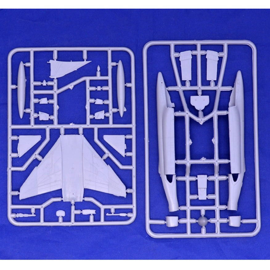Fighter McDonnell Douglas F4J Phantom II, Aircraft Model Kit Scale 1:144 SOVA-M SVM 14001