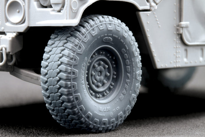 HMMWV MT/R 24-bolt Ordinary Wheel Set (for Academy, ICM, Universal) 1:35 Scale X WM 35001