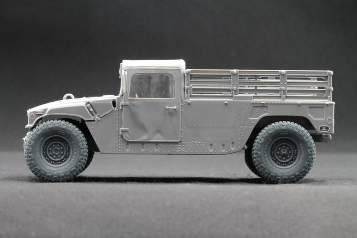 HMMWV MT/R 24-bolt Ordinary Wheel Set (for Academy, ICM, Universal) 1:35 Scale X WM 35001