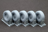 HMMWV MT/R 12-bolt Sagged Wheel Set (for Academy, ICM, Universal) 1:35 Scale X WM 35002S