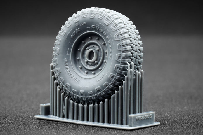 HMMWV MT/R 12-bolt Sagged Wheel Set (for Academy, ICM, Universal) 1:35 Scale X WM 35002S