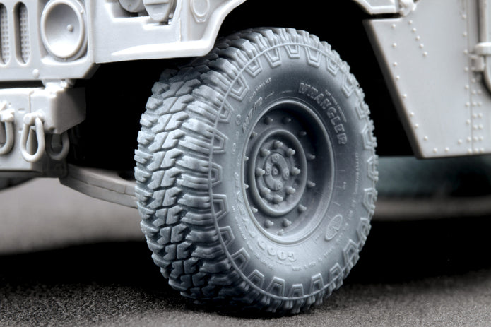 HMMWV MT/R 12-bolt Ordinary Wheel Set (for Academy, ICM, Universal) 1:35 Scale X WM 35002