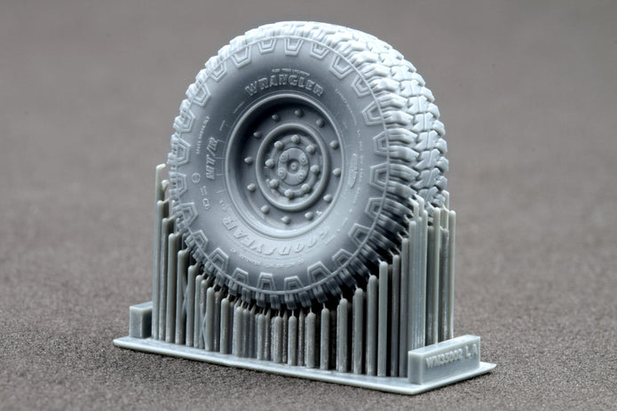 HMMWV MT/R 12-bolt Ordinary Wheel Set (for Academy, ICM, Universal) 1:35 Scale X WM 35002