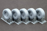 HMMWV MT/R 12-bolt Ordinary Wheel Set (for Academy, ICM, Universal) 1:35 Scale X WM 35002