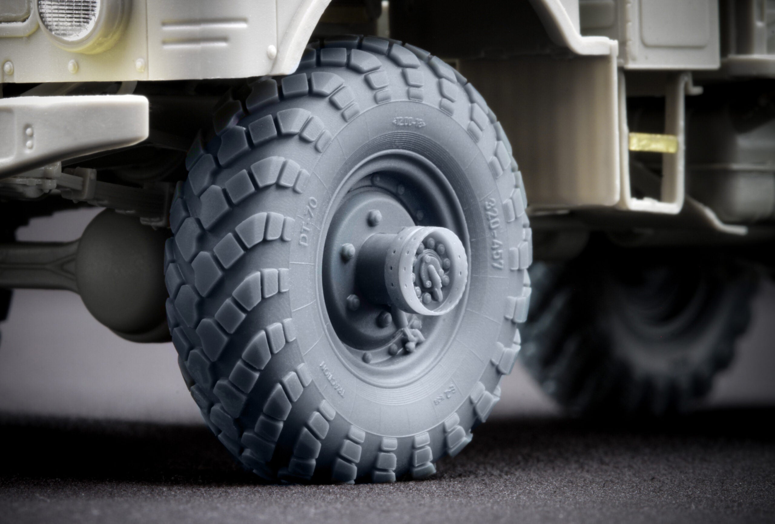 GAZ-66 Sagged Wheel Set (for Trumpeter model kit) 1:35 Scale X WM 35005S