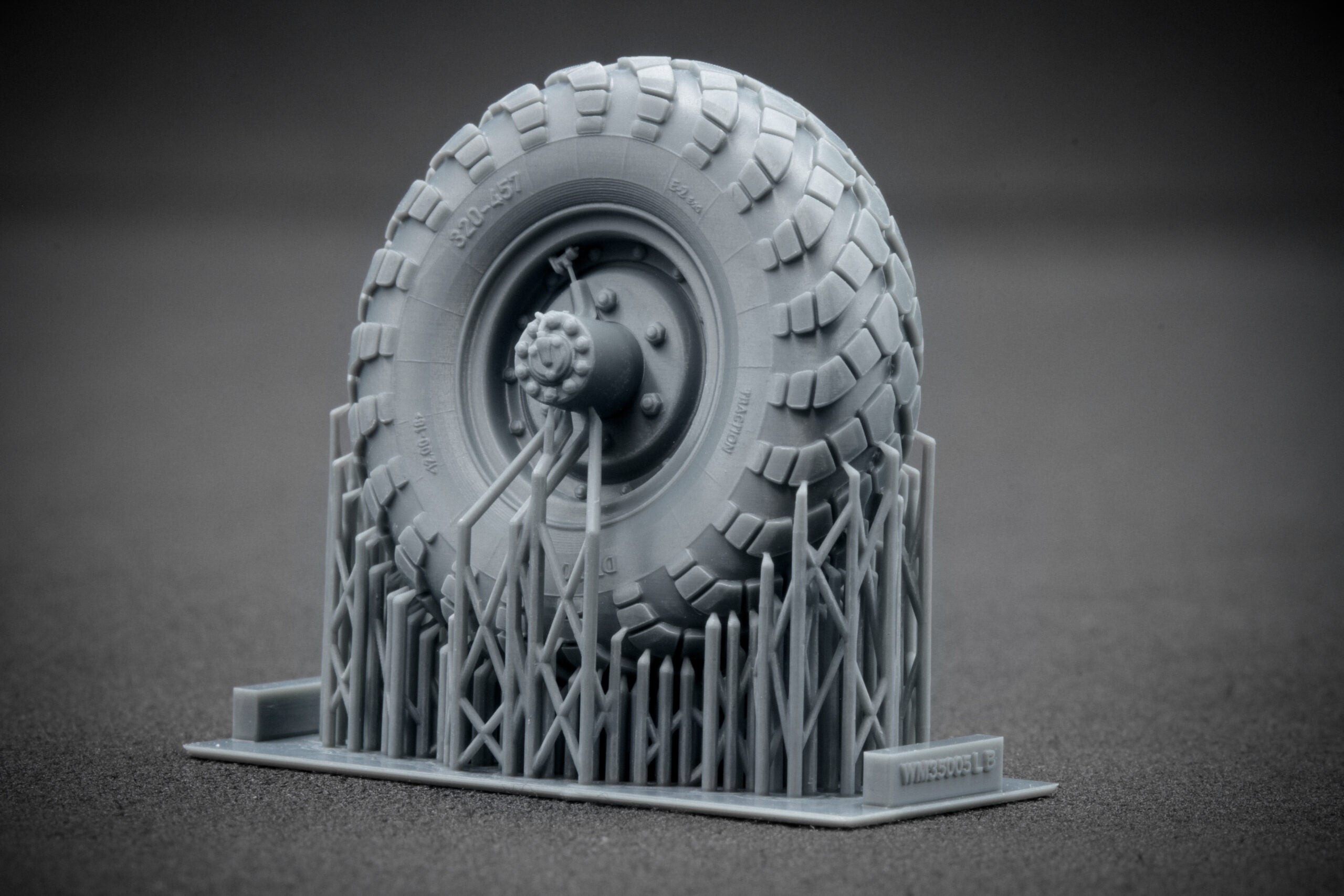 GAZ-66 Ordinary Wheel Set (forTrumpetermodel kit) 1:35 Scale X WM 35005