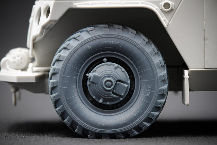 GAZ Tiger v1 Sagged Wheel Set (for Meng model kit) 1:35 Scale X WM 35015S