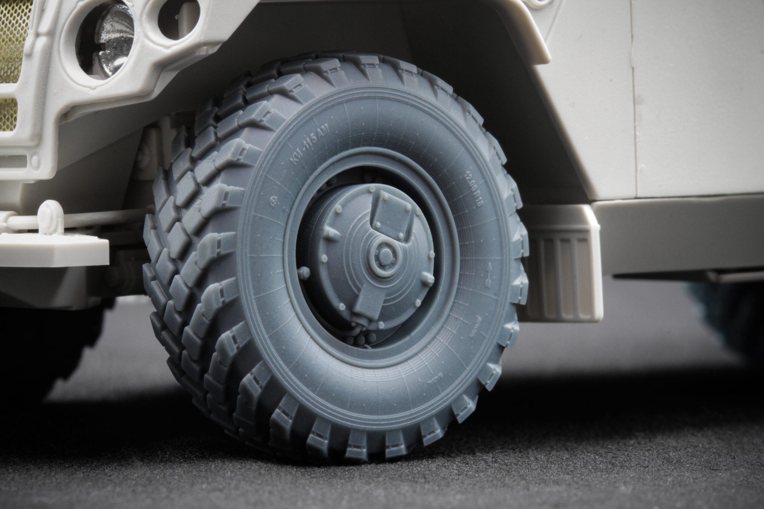 GAZ Tiger v1 Ordinary Wheel Set (for Meng model kit) 1:35 Scale X WM 35015