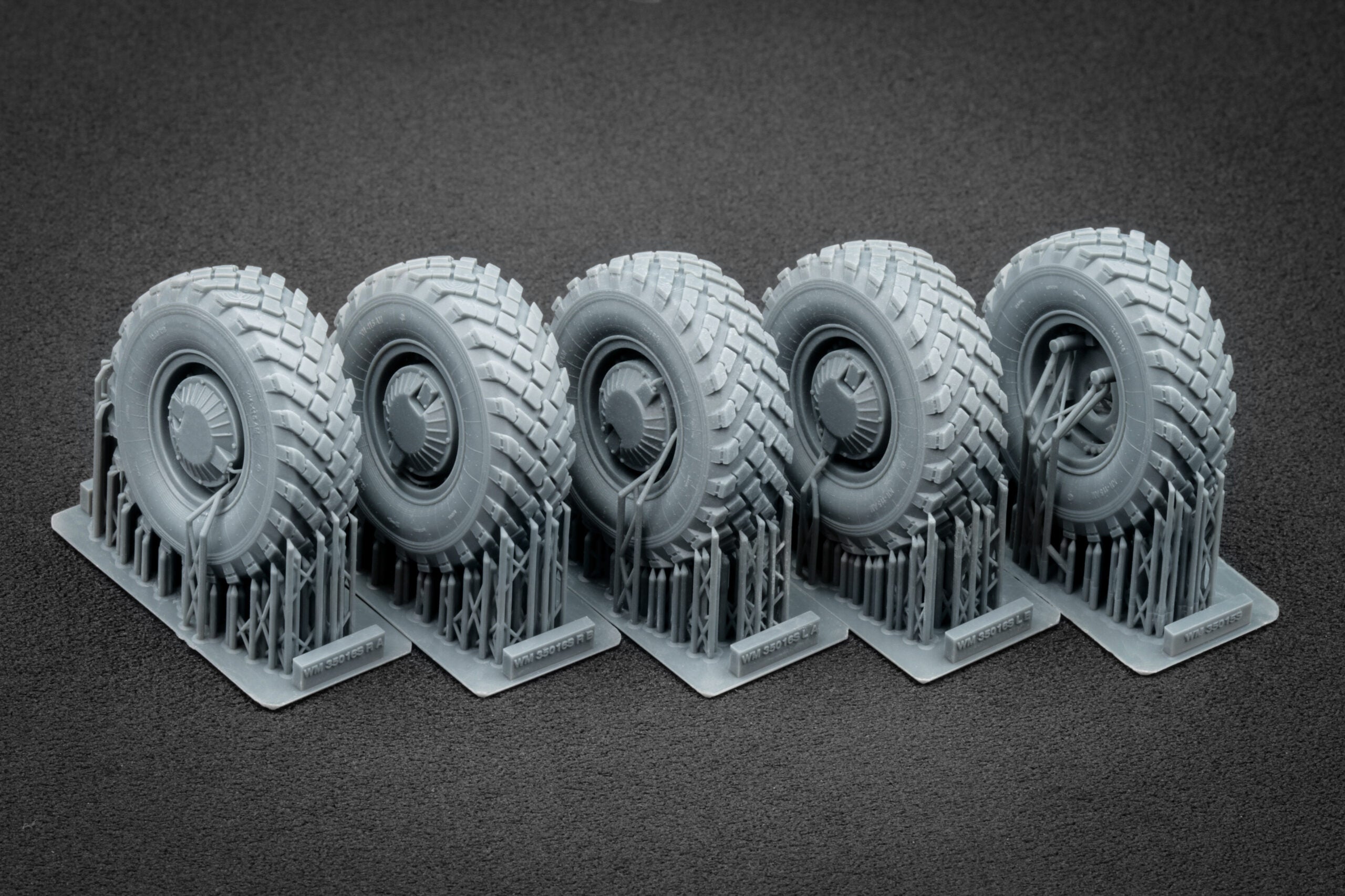 GAZ Tiger v2 Sagged Wheel Set (with protection) (for Meng model kit) 1:35 Scale X WM 35016S