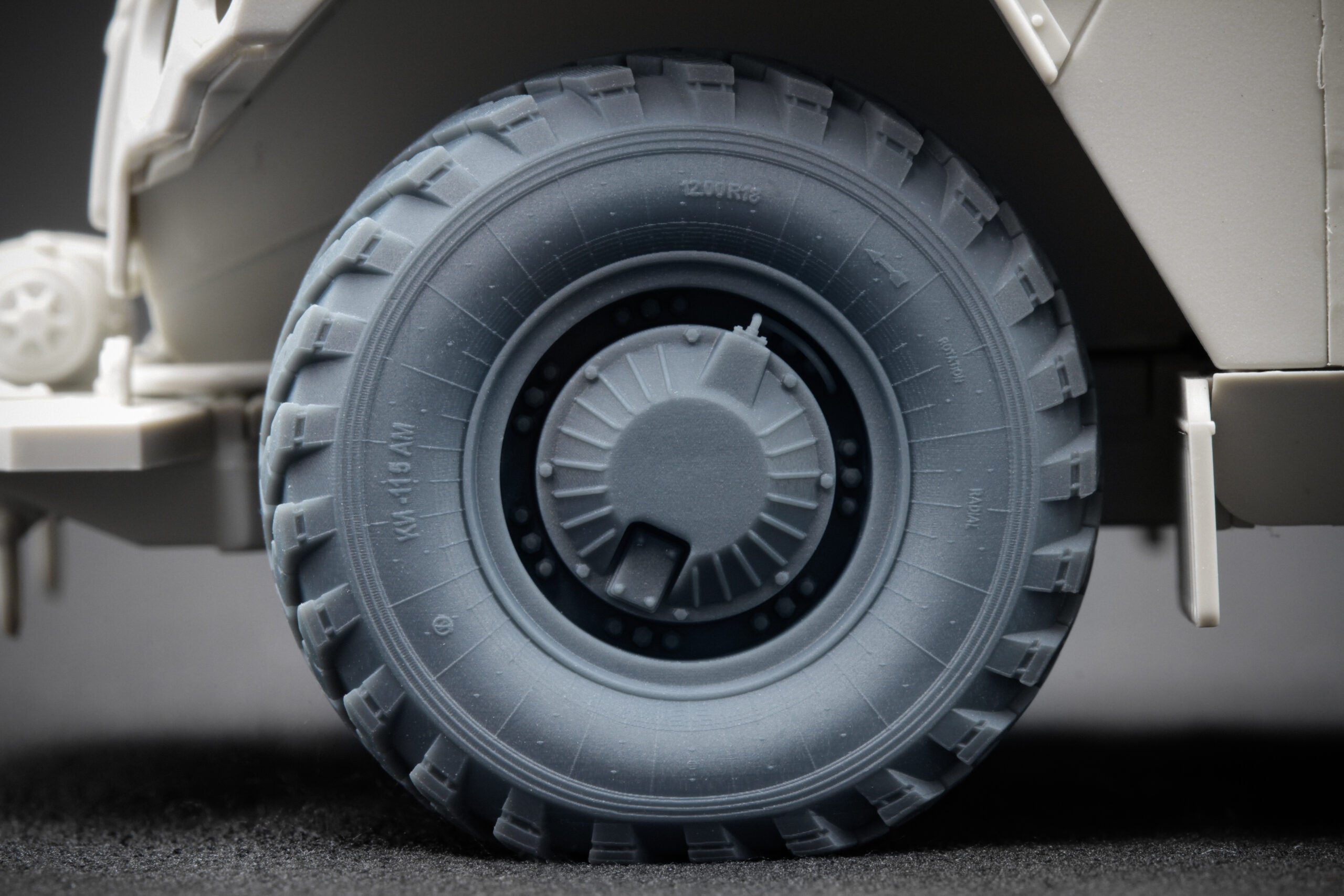 GAZ Tiger v2 Sagged Wheel Set (with protection) (for Meng model kit) 1:35 Scale X WM 35016S