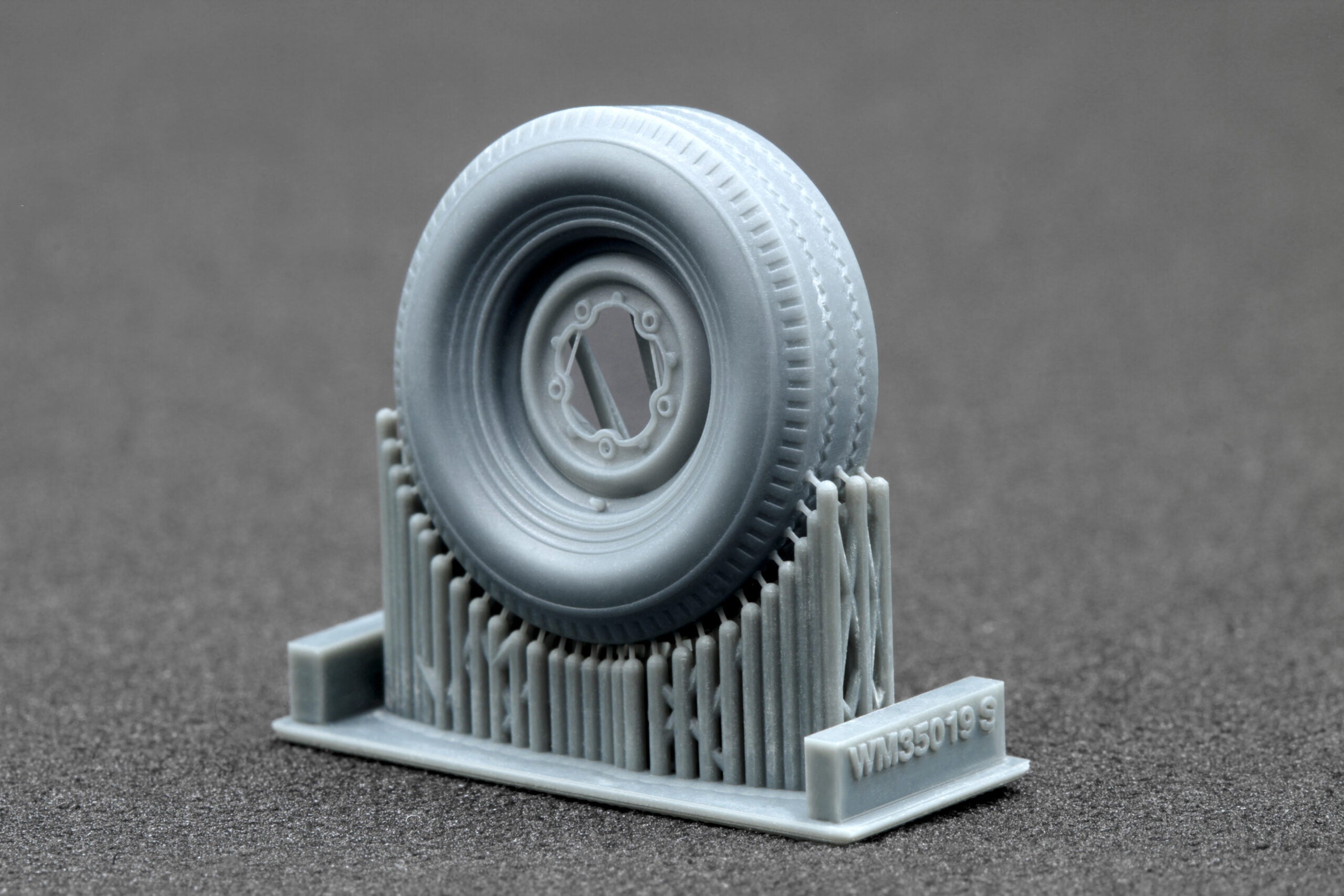 Cargo Truck T2 “Transporter” Ordinary Wheel Set (for AK-Interactive model kit) 1:35 Scale X WM 35019