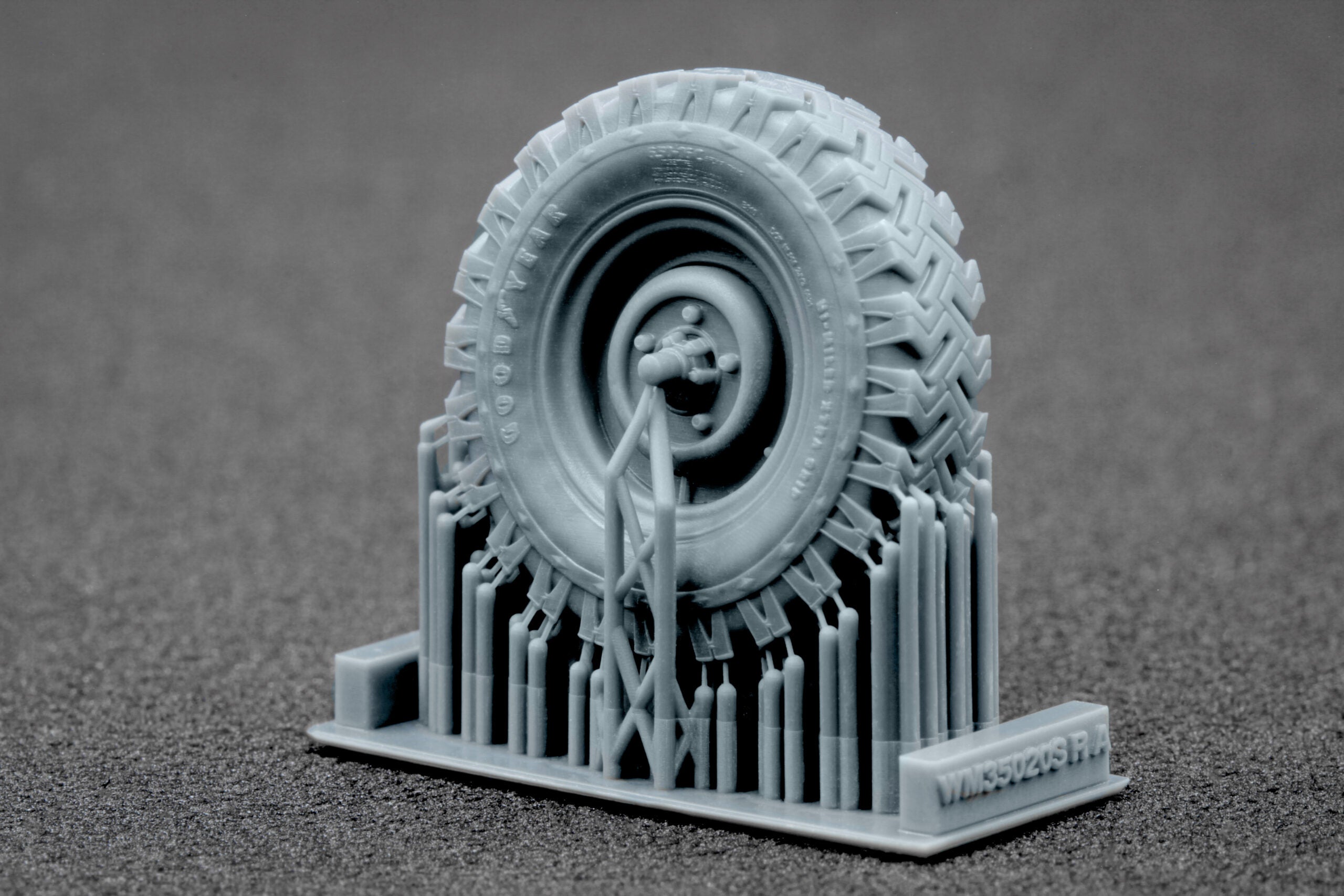 L. Rover 88 6.5 Sagged Wheel Set (for AK-Interactive model kit) 1:35 Scale X WM 35020S