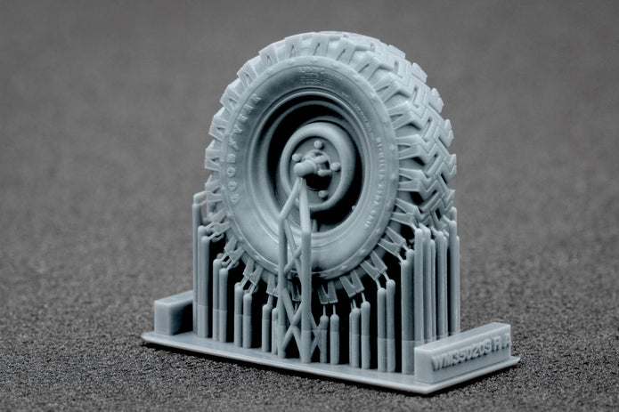 L. Rover 88 6.5 Sagged Wheel Set (for AK-Interactive model kit) 1:35 Scale X WM 35020S