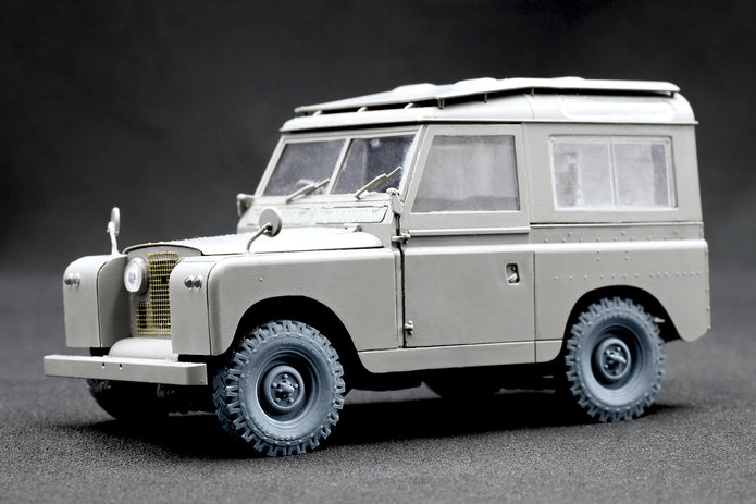 L. Rover 88 6.5 Sagged Wheel Set (for AK-Interactive model kit) 1:35 Scale X WM 35020S