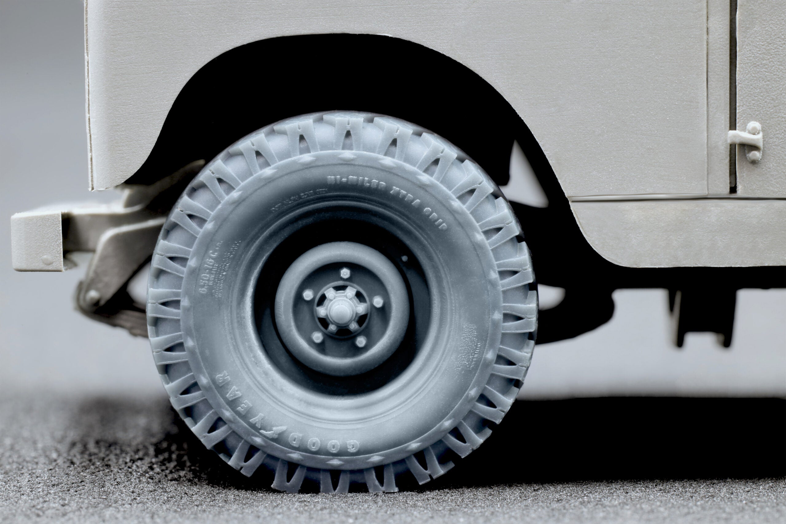 L. Rover 88 6.5 Sagged Wheel Set (for AK-Interactive model kit) 1:35 Scale X WM 35020S