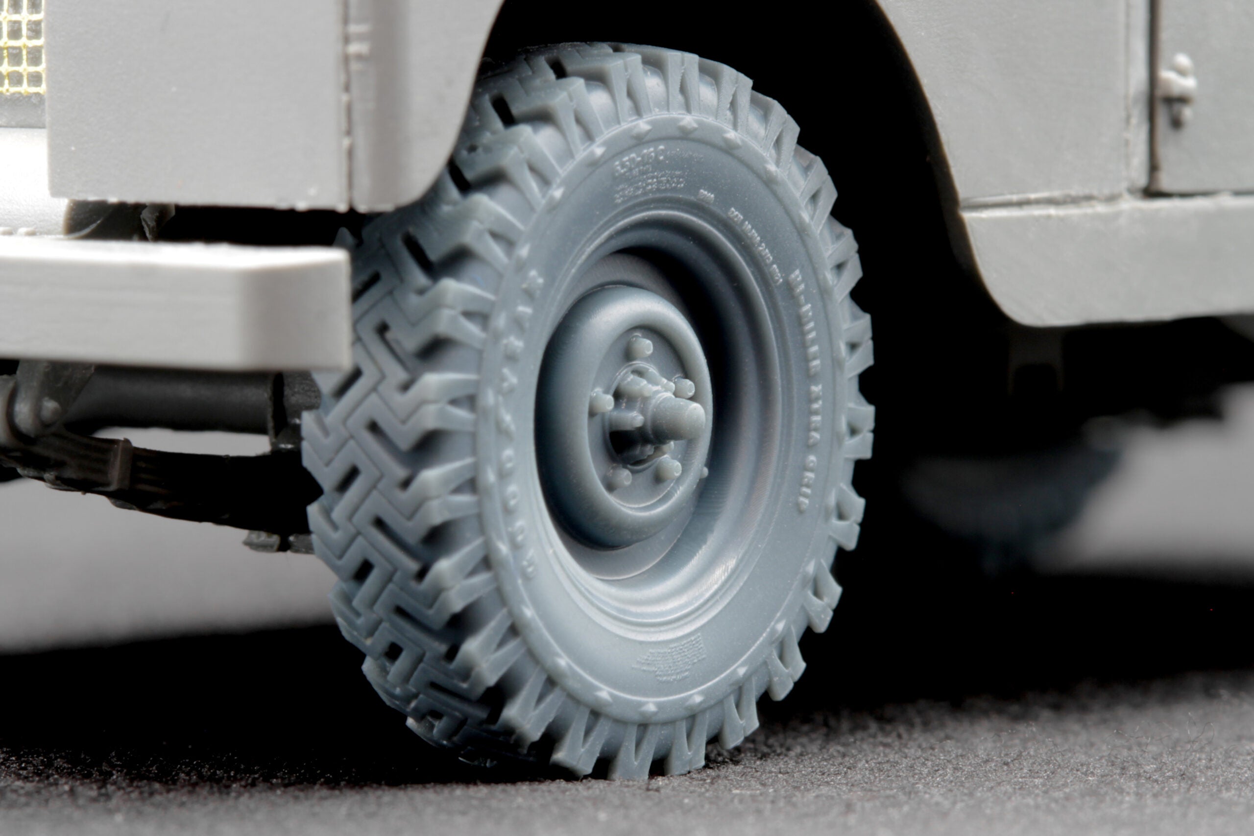 L. Rover 88 6.5 Ordinary Wheel Set (for AK-Interactive model kit) 1:35 Scale X WM 35020