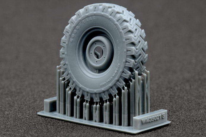 L. Rover 88 7.5 Sagged Wheel Set (for AK-Interactive model kit) 1:35 Scale X WM 35021S