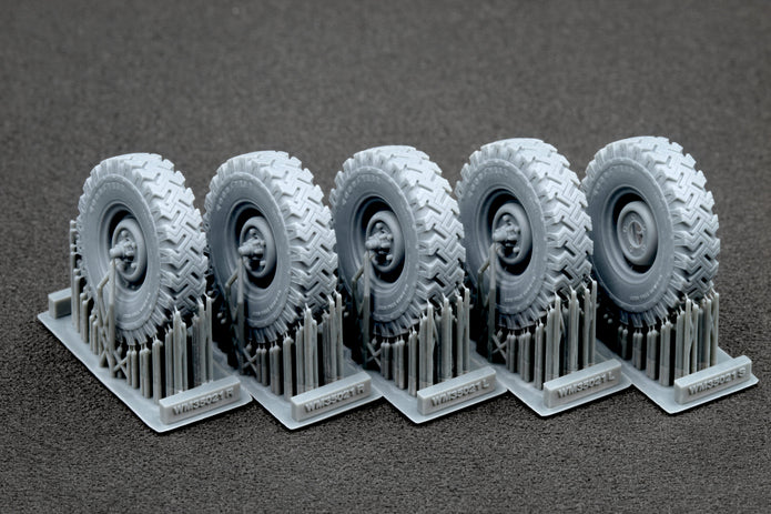 L. Rover 88 7.5 Ordinary Wheel Set (for AK-Interactive model kit) 1:35 Scale X WM 35021