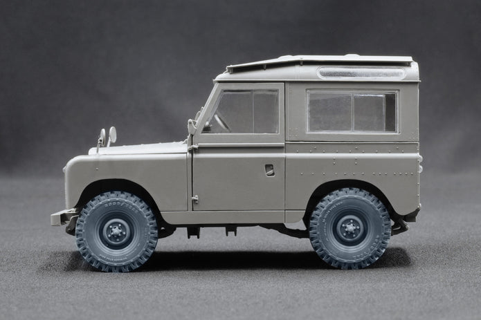L. Rover 88 7.5 Ordinary Wheel Set (for AK-Interactive model kit) 1:35 Scale X WM 35021