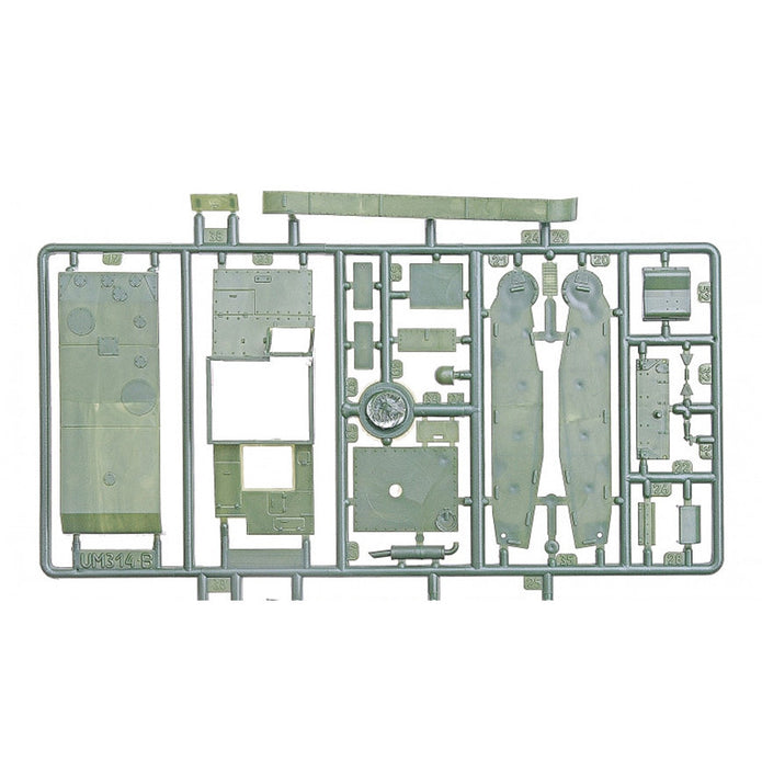 UMT 218 T-26-1 Soviet light tank version 1939 Scale 1:72 Plastic Model Tank Kit