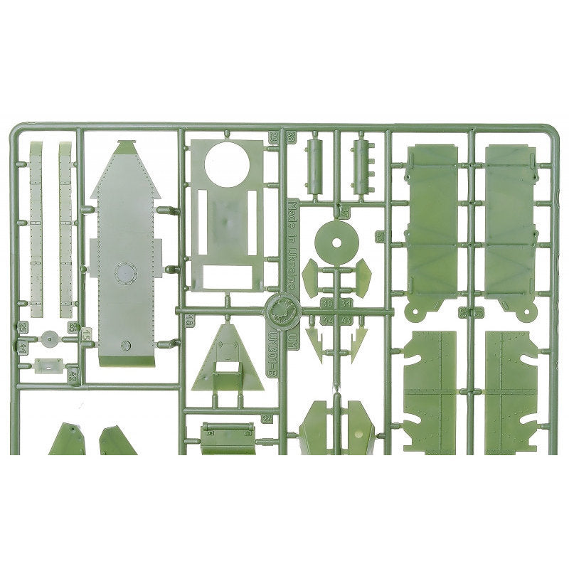 UMT 302 BT-2 Soviet wheel-track tank Scale 1:72 Plastic Model Tank Kit