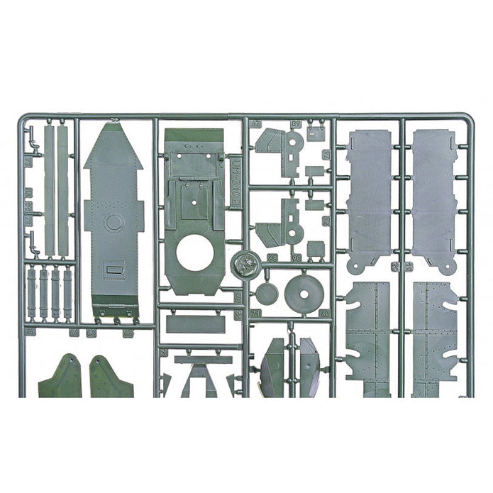 UMT 310 BT-7 WWII Soviet light tank (1935) Scale 1:72 Plastic Model Tank Kit
