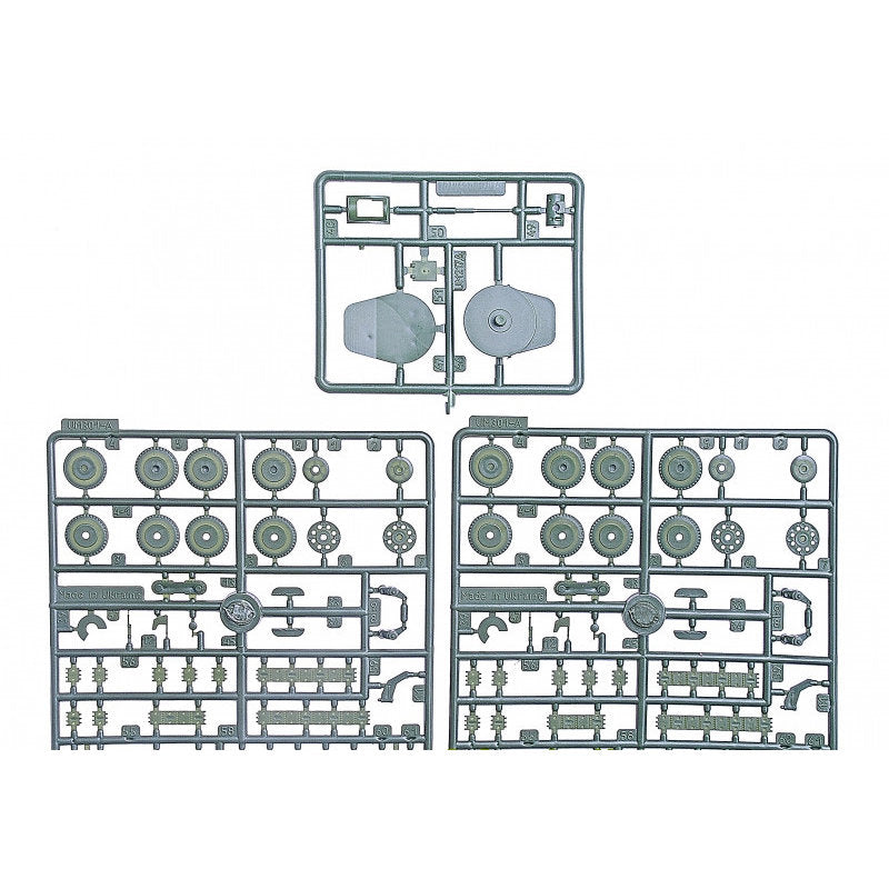 UMT 310 BT-7 WWII Soviet light tank (1935) Scale 1:72 Plastic Model Tank Kit