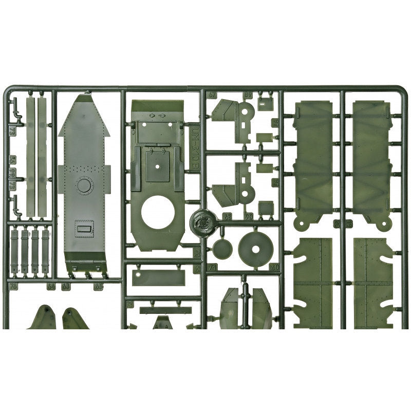 UMT 311 BT-7 WWII Soviet light tank (1937) Scale 1:72 Plastic Model Tank Kit