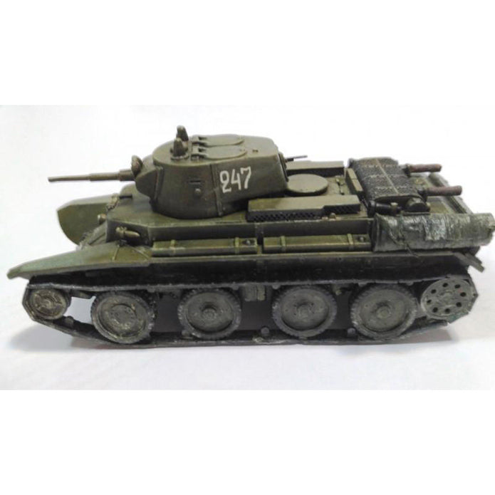 UMT 311 BT-7 WWII Soviet light tank (1937) Scale 1:72 Plastic Model Tank Kit