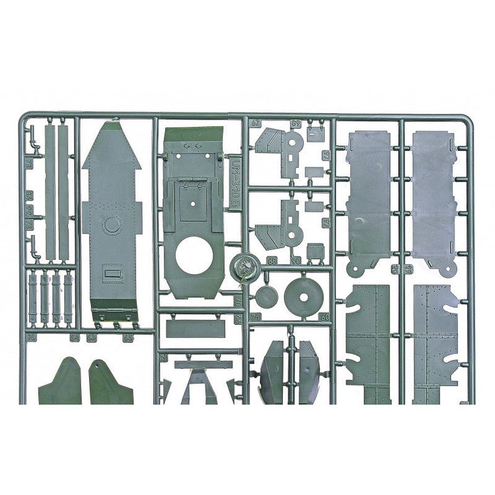 UMT 312 BT-7A Soviet wheel-track tank Scale 1:72 Plastic Model Tank Kit