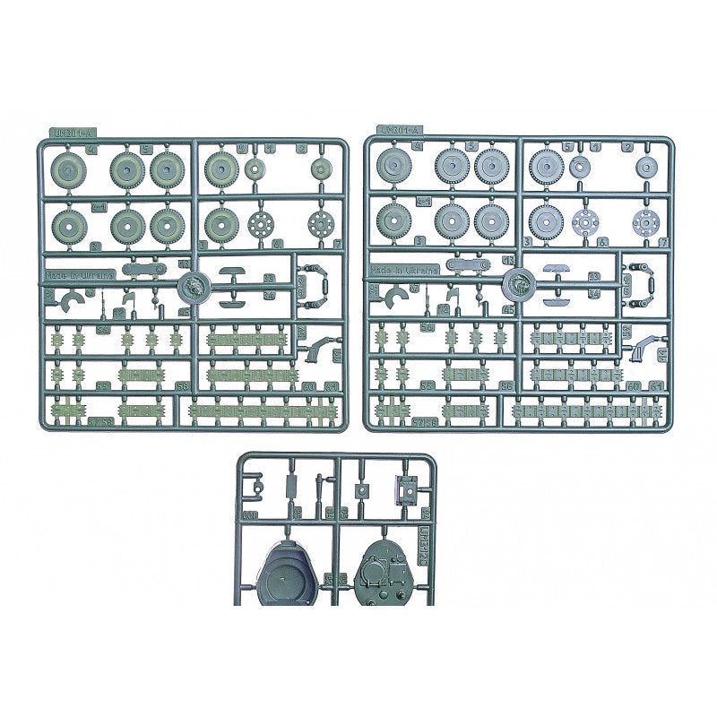 UMT 312 BT-7A Soviet wheel-track tank Scale 1:72 Plastic Model Tank Kit