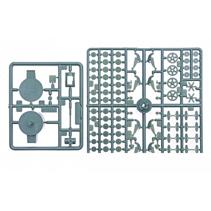 UMT 361 T-26 light tank with cylindrical turret Scale 1:72 Plastic Model Tank Kit