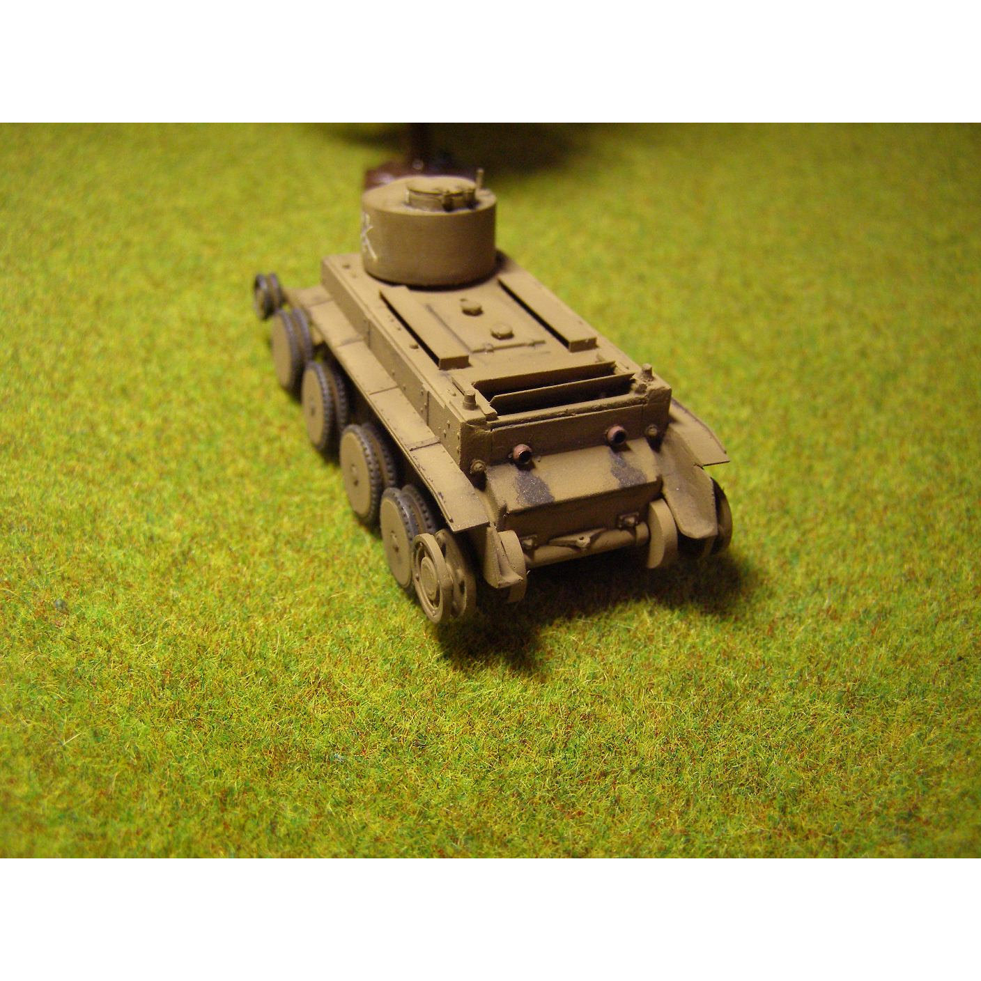 UMT 403 Christie T-3 tank Scale 1:72 Plastic Model Tank Kit