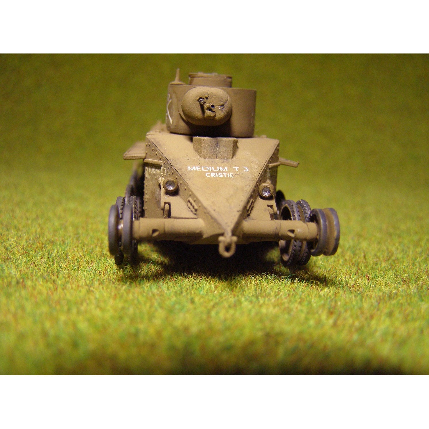 UMT 403 Christie T-3 tank Scale 1:72 Plastic Model Tank Kit