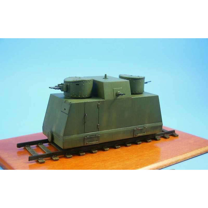 UMT 604 Armored self-propelled Leningrad railroad car Scale 1:72 Plastic Model Armoured Wagon Kit