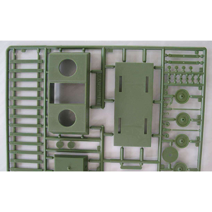 UMT 604 Armored self-propelled Leningrad railroad car Scale 1:72 Plastic Model Armoured Wagon Kit