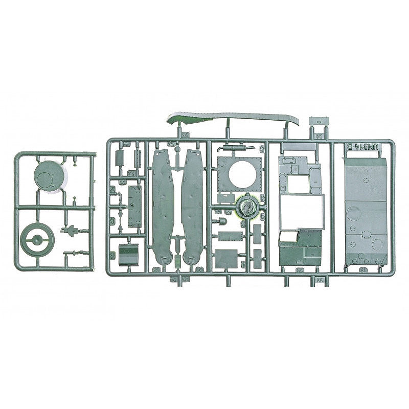 UMT 619 Vickers single turret tank model E, version B Scale 1:72 Plastic Model Tank Kit