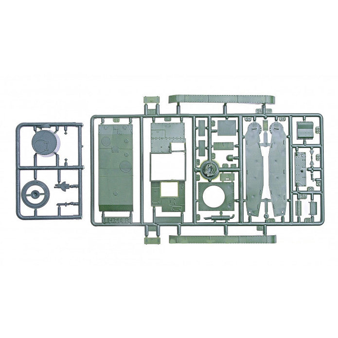 UMT 620 Vickers light tank model E, version F Scale 1:72 Plastic Model Tank Kit