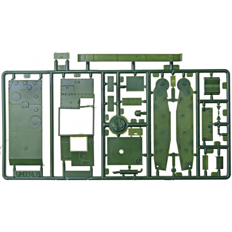UMT 630 T-26 light tank 1933 version (pre production) Scale 1:72 Plastic Model Tank Kit