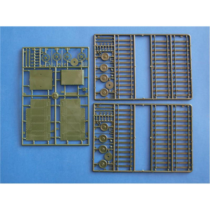 UMT 636 Armored train 'A Fascism Fighter', base variant Scale 1:72 Plastic Model Armoured Train Kit