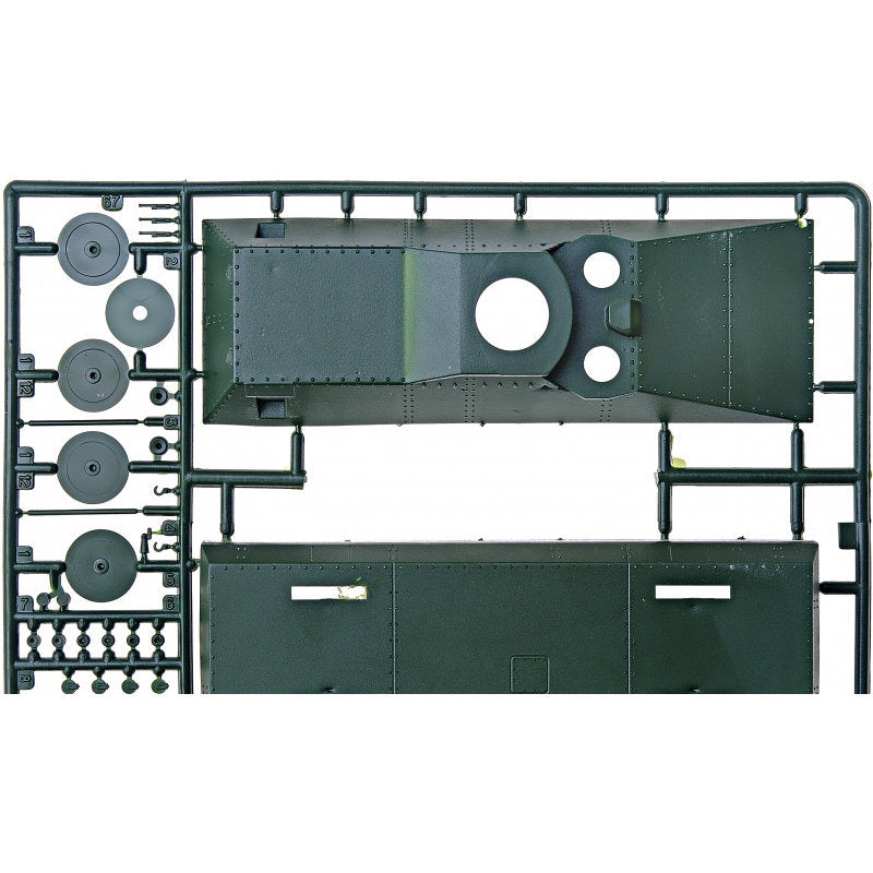 UMT 636 Armored train 'A Fascism Fighter', base variant Scale 1:72 Plastic Model Armoured Train Kit